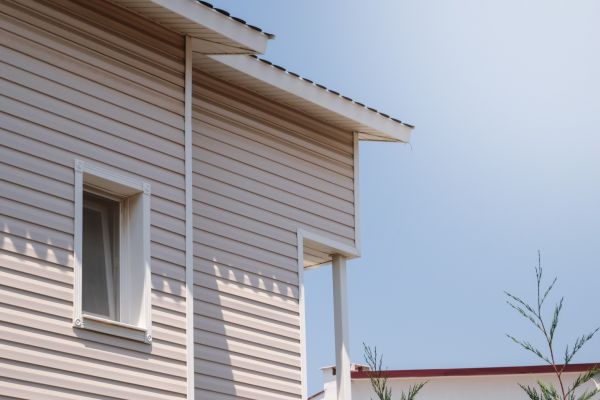 Cost of Vinyl Siding Hole Repair in Lima